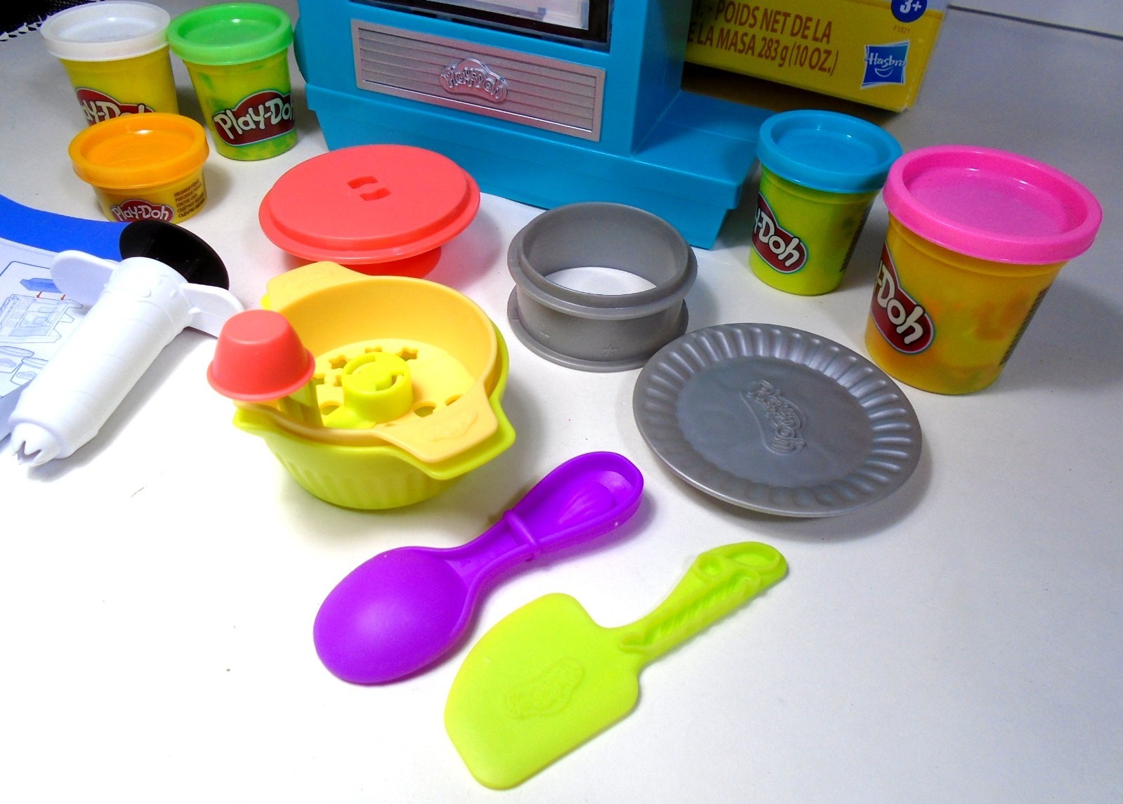 Play-Doh Kitchen Creations Rising Cake Oven Playset - Complete