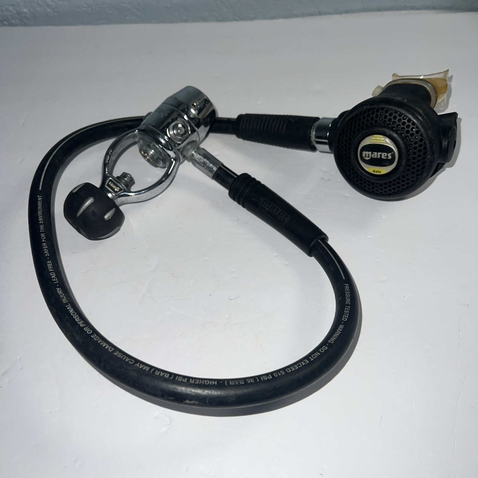 Mares Axis R2DFC scuba diving regulator With Mouthpiece RA16997