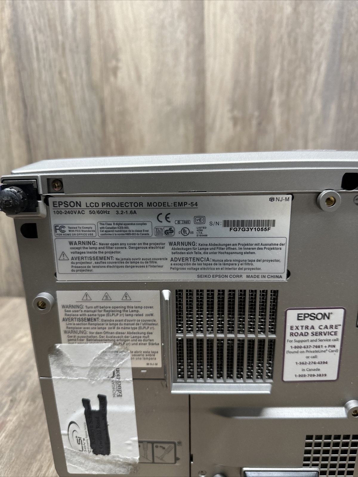 Epson PowerLite 54C 3 LCD Projector & Case EMP-54 Model