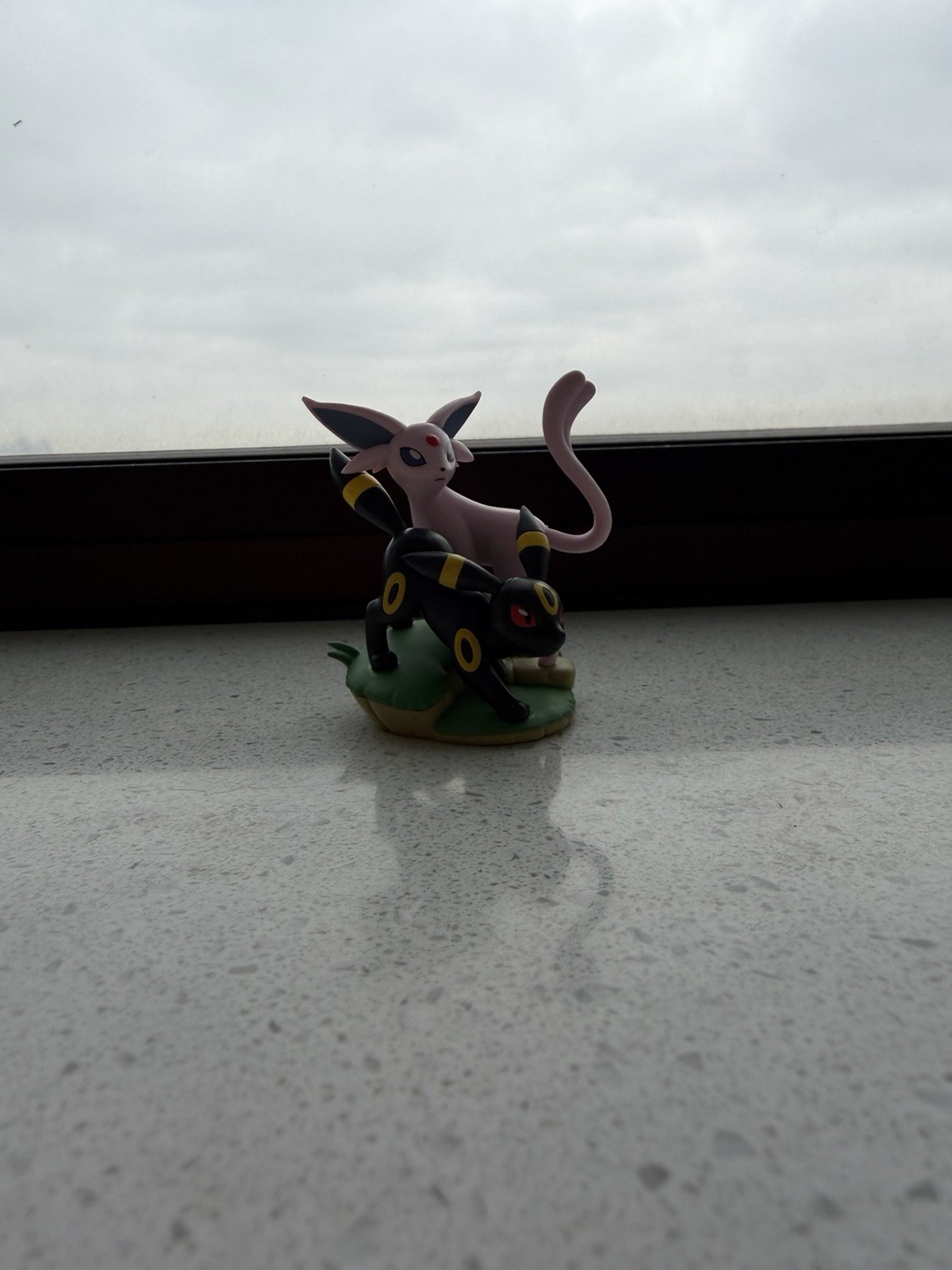 Prismatic Evolutions Figure Collection Umbreon And Espeon Figure