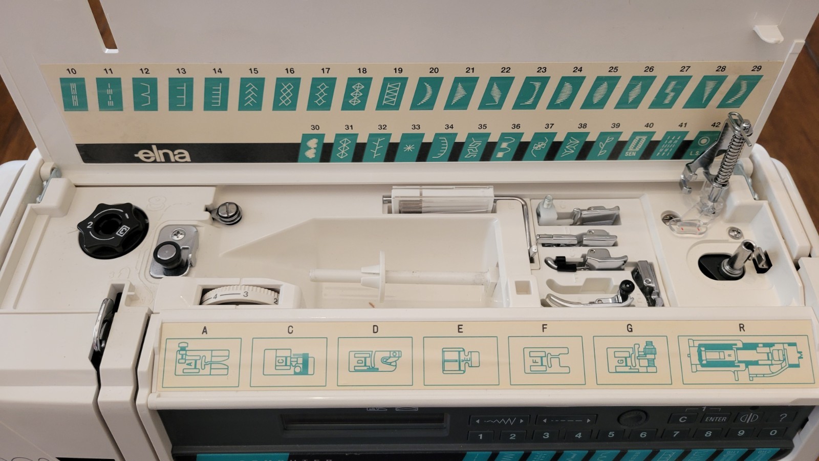 Elna 6003Q Quilter’s Dream Sewing Machine w. Pedal, Power Cord, Feet, And More