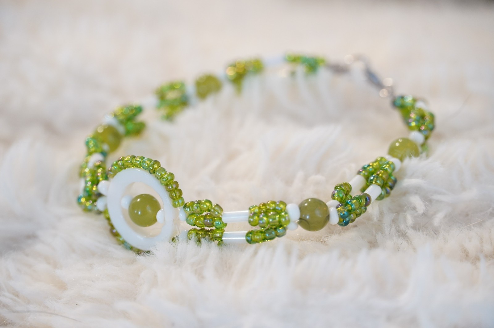 Green and White Glass Bead 7.5" Bracelet