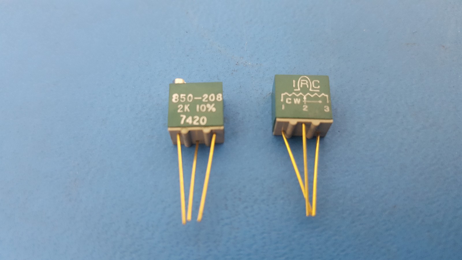 Trimmer Pot, 2K Ohm, Variable Resistor, 10%, IRC, 850-208-2K0, 4 Pcs