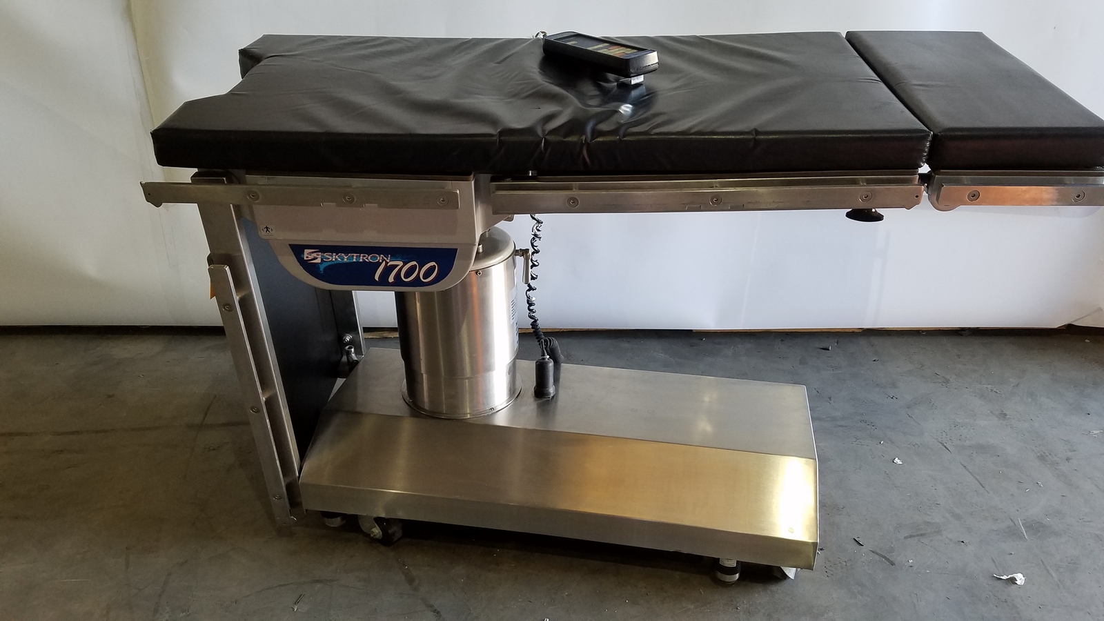 Skytron 1700 Surgical Table With Hand Control