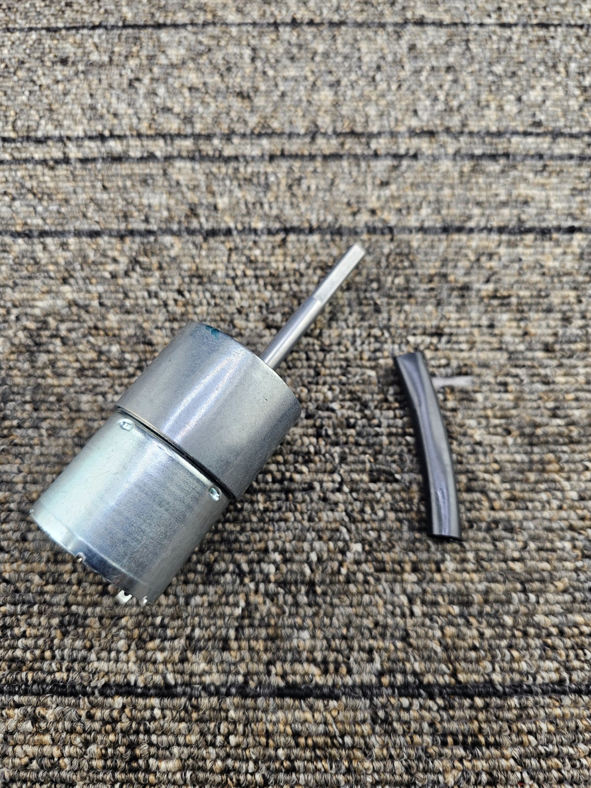 M.A.T. HL2409-1:  9V DC Gear Motor 22 RPM EB-UDD Universal Damper Drive Actuator
