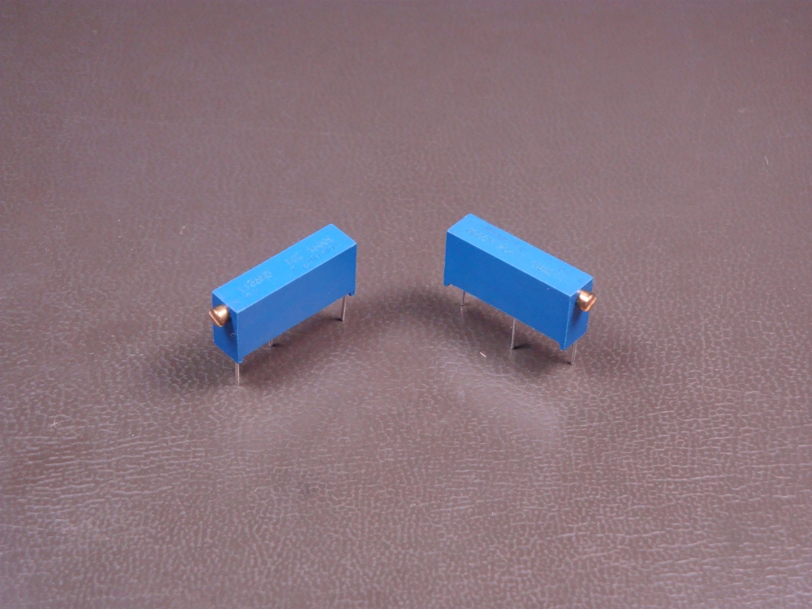 Lot of 2 3009Y-1-204LF Bourns 3/4" Trimpot Trimming Potentiometer 200k Ohm 10%