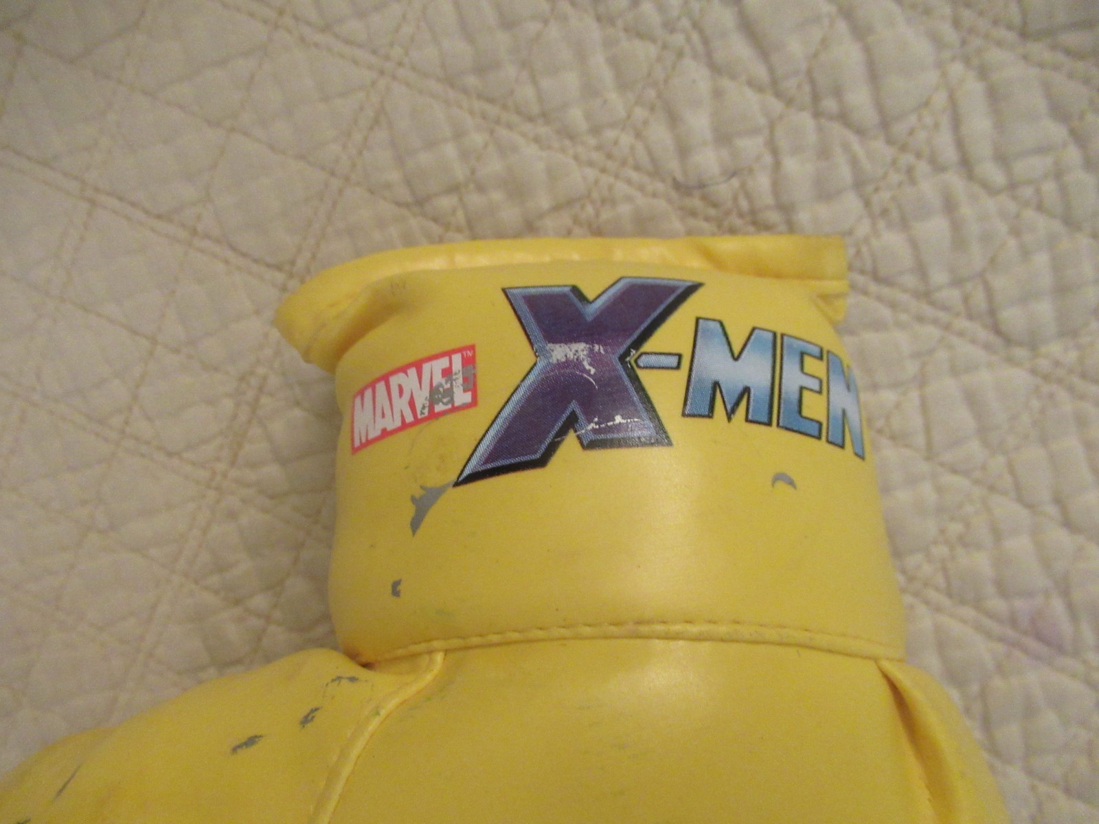 Marvel X-Men Yellow Boxing Glove (2003, KellyToy)