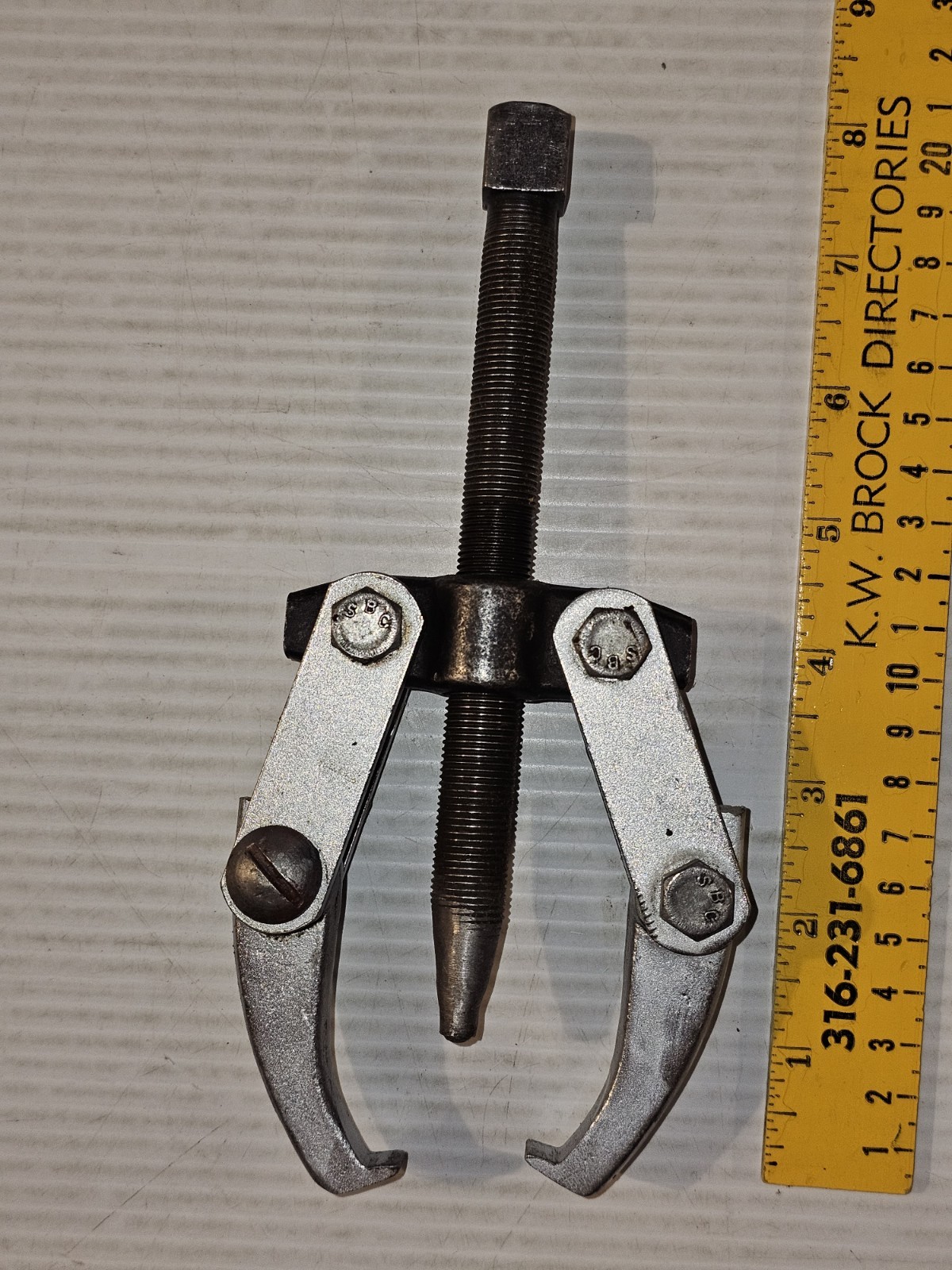 Two Jaw Gear Puller, One Bolt & Nut has been REPLACED. SEE IMAGES. Row Z.