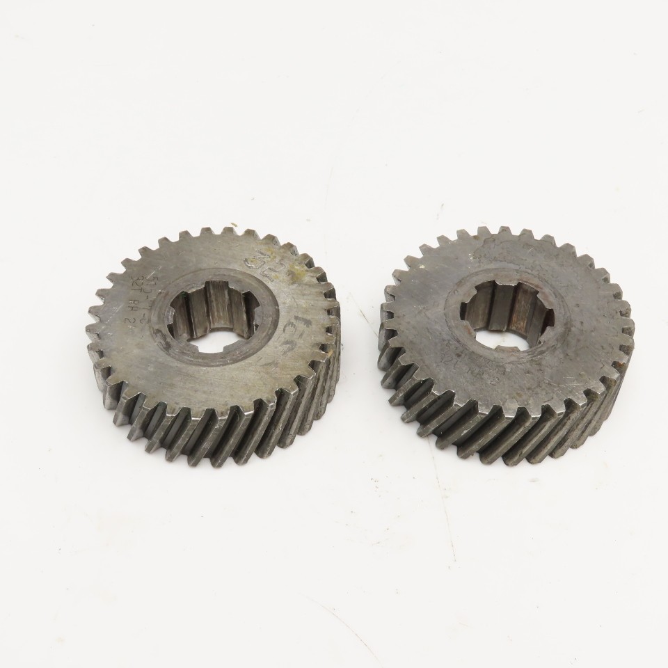 3.36" OD x 1-1/8" Right Hand Helical Gear 20°PA 1-1/4" Spline Shaft 32T Lot Of