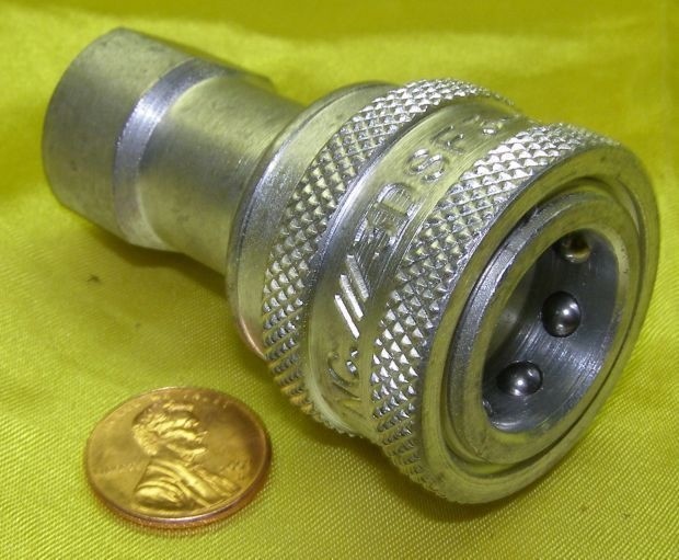 BRECO COUPLING 3/8 FPT DOUBLE/2-WAY SHUT OFF. 3DSF3-S
