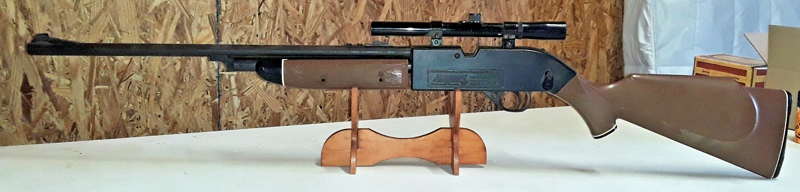 Crossman 66 Power master .177 Cal Pellet/BB Repeater Air Rifle w/Scope (BB-78