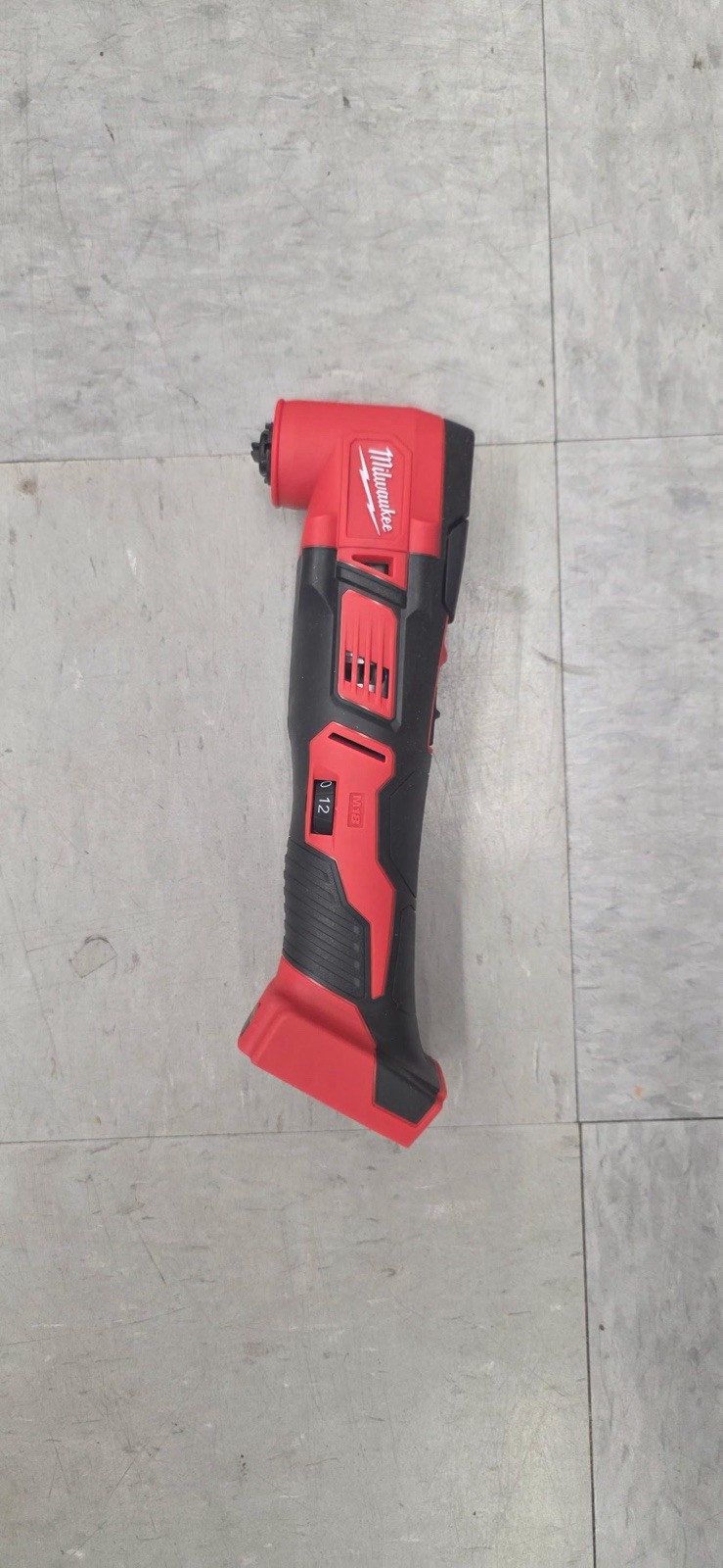 Milwaukee 2626-20 M18 18V Lithium-Ion Cordless Oscillating Tool