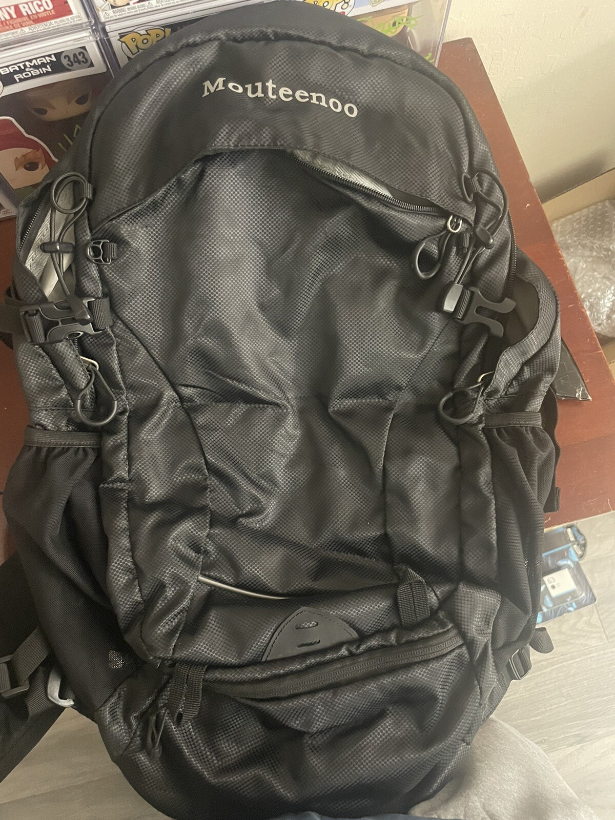 Mouteenoo Hiking / Trail Backpack - Black