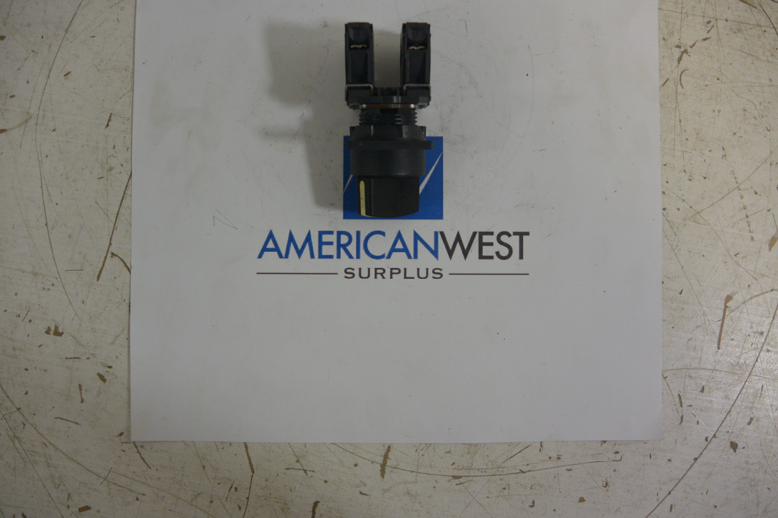 Telemecanique 2 Position Selector Switch with ZBE-101 Black Test Norm