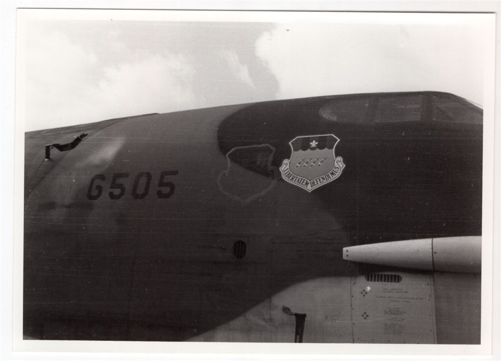 1976 USAF Boeing B-52 Stratofortress of 2nd BW at RAF Marham 5x7 Original Photo