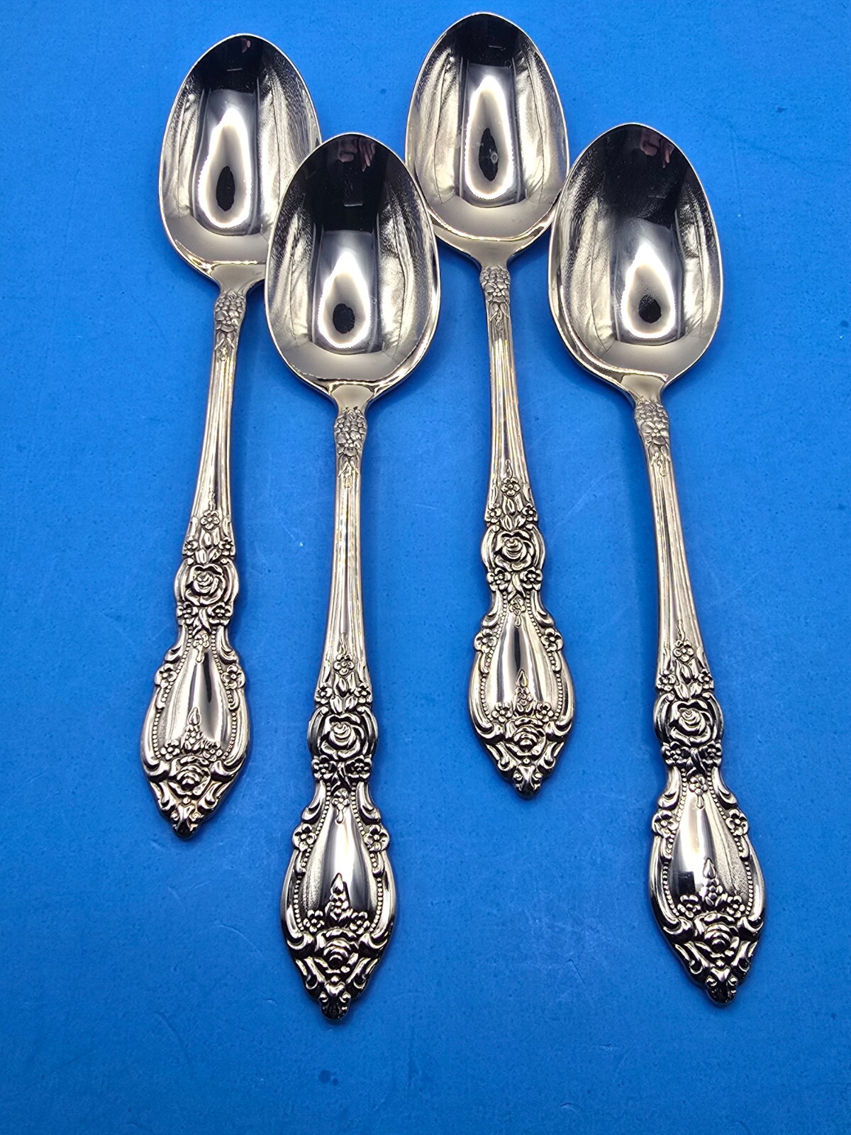 Oneida  Wordsworth Stainless Soup Spoons Set of 4