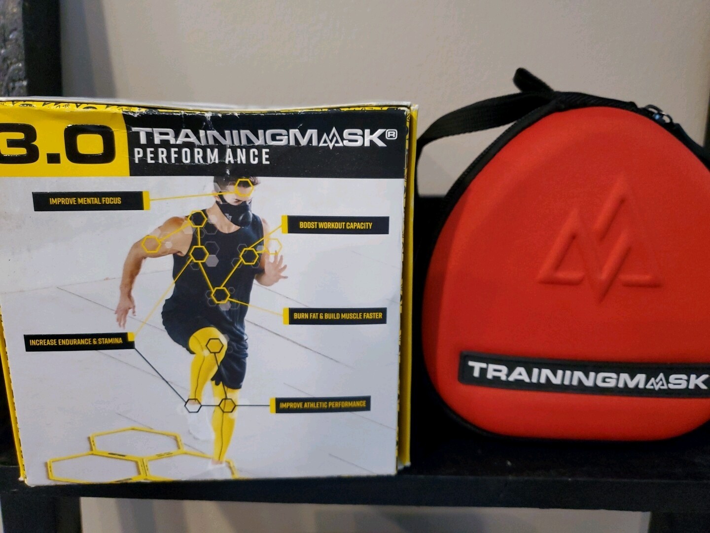 Training Mask 3.0 Face Mask, Medium WITH CASE- Black