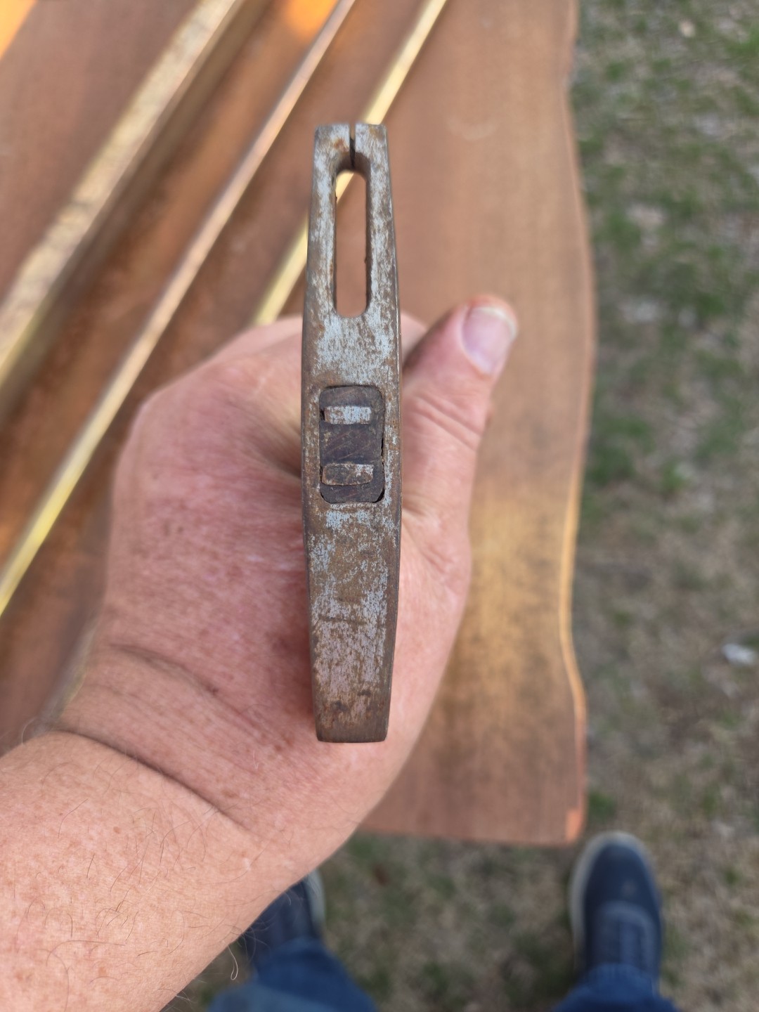 VINTAGE SPLIT HEAD TACK HAMMER BRADS SOLID HANDLE SEE PHOTO DESCRIPTION