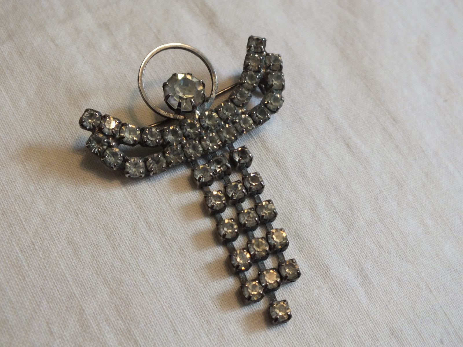 Brooch Pin Silver Tone Angel Filled Clear Prong Set Rhinestones Dangling NICE