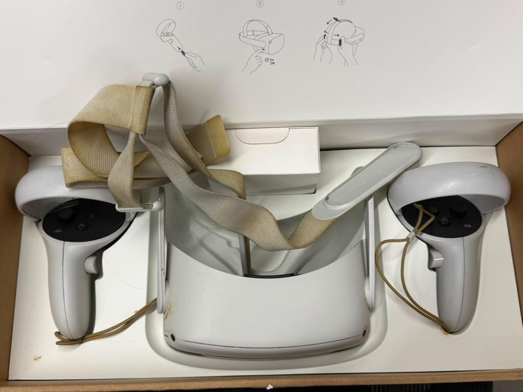 Meta Oculus Quest 2 256GB VR Headset Controllers KW49CM - For Parts