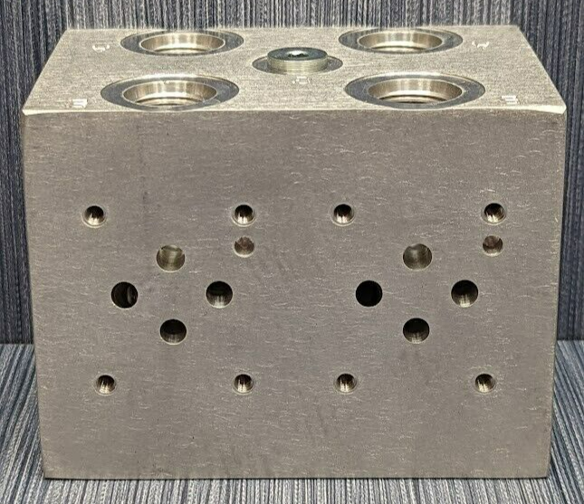 Source Fluid Power D03 Manifold SFP10002 SunSource 9-4070-2 2 Station D03