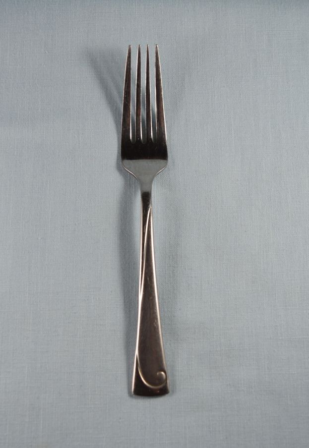 Oneida Stainless Vietnam SCRIPT w Swirl 1 Dinner Fork 7 7/8"