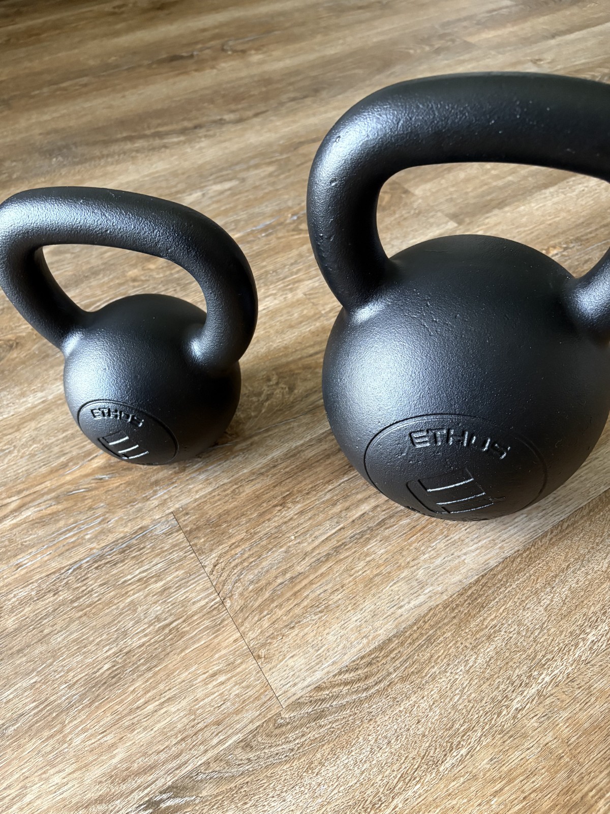 ETHOS Kettlebell 8KG (17.6lbs) &24KG (52.9lbs) Set used