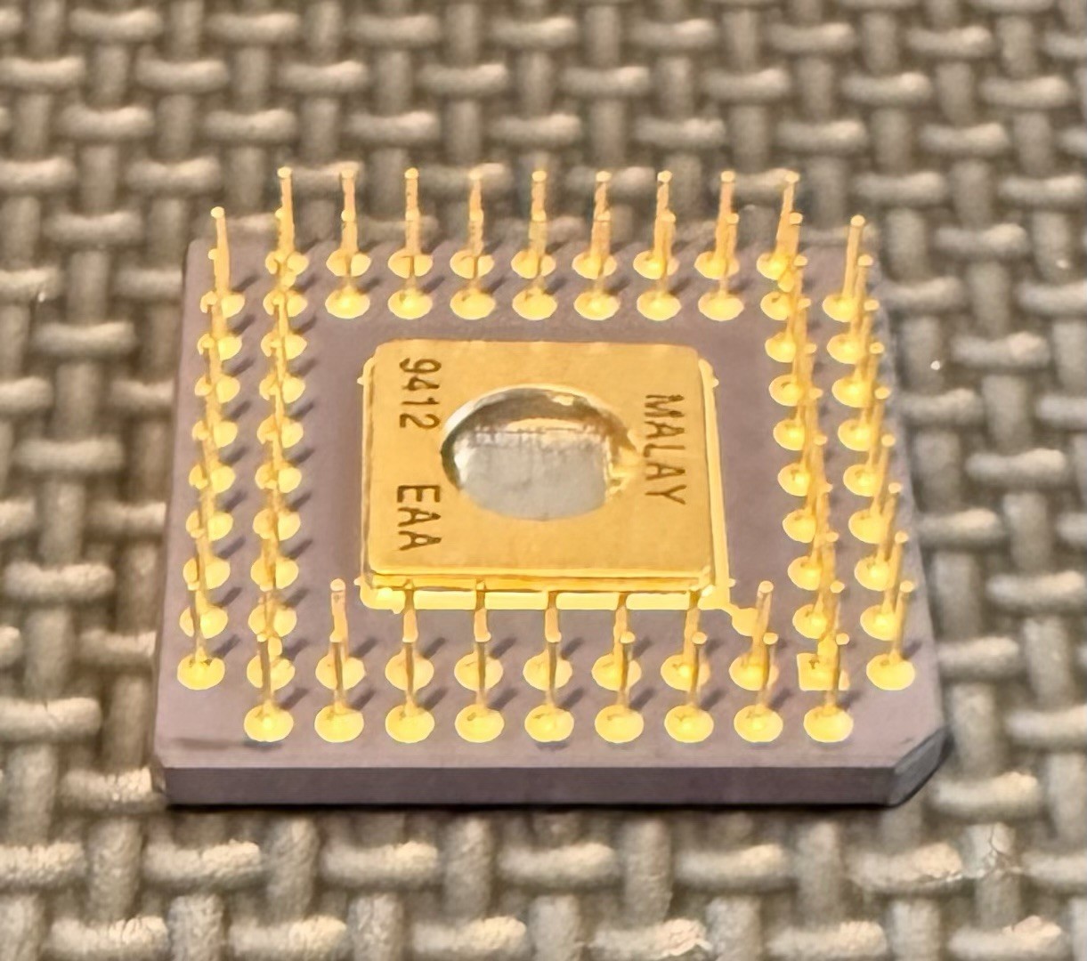 INTEL A8797BH L4122086E Vintage CPU PGA IC