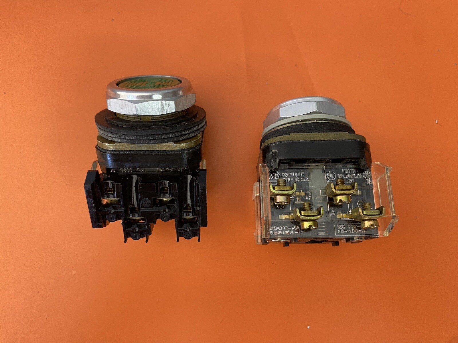 Allen Bradley Red/Black Push Button Switch 800T-XA Qty 2
