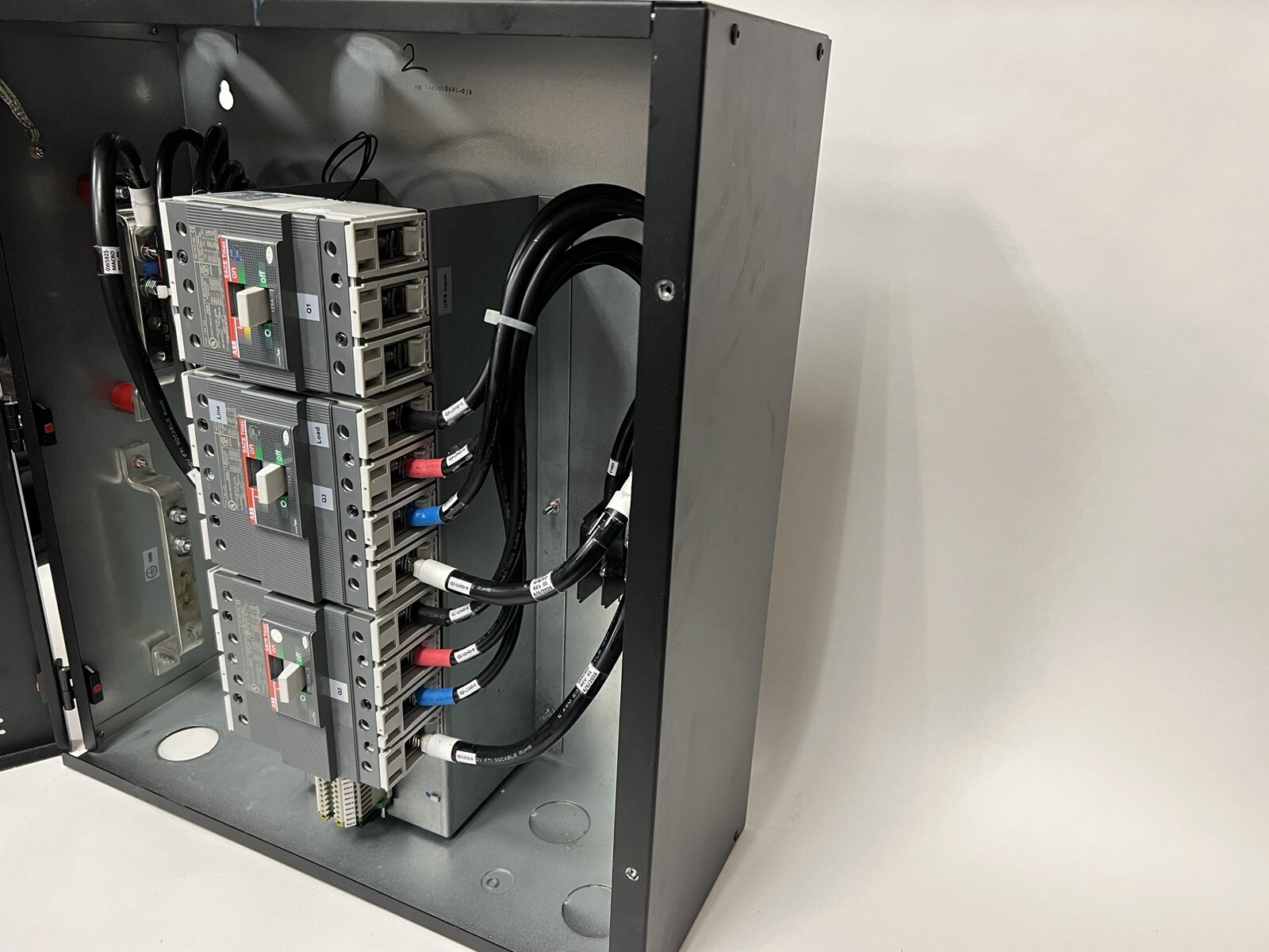 APC SBPSU20K30F-WP Maintenance Bypass Panel 20-30kVA 208V Wallmount