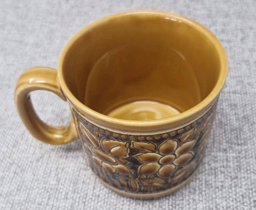 Retro Churchill Brown Stoneware Mug