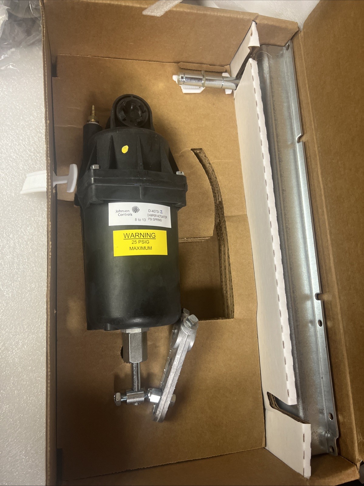 Johnson Controls D-4073-2 - Pneumatic Piston Damper Actuator 8-13 psi