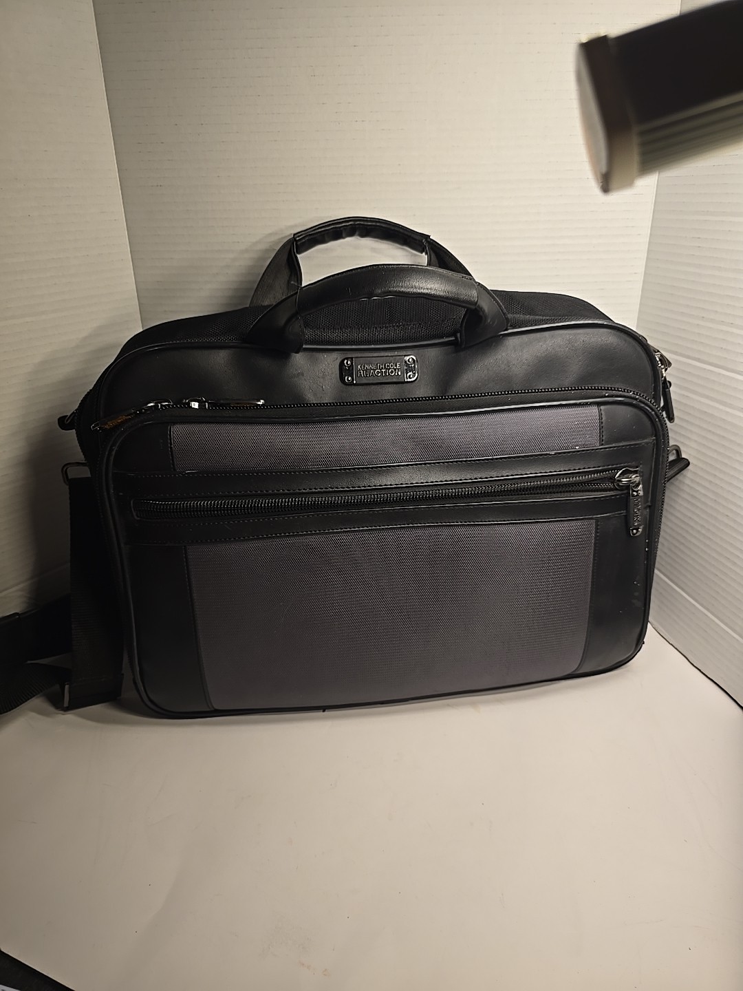 Kenneth Cole Reaction Laptop Business Travel Bag Carry On Black EUC