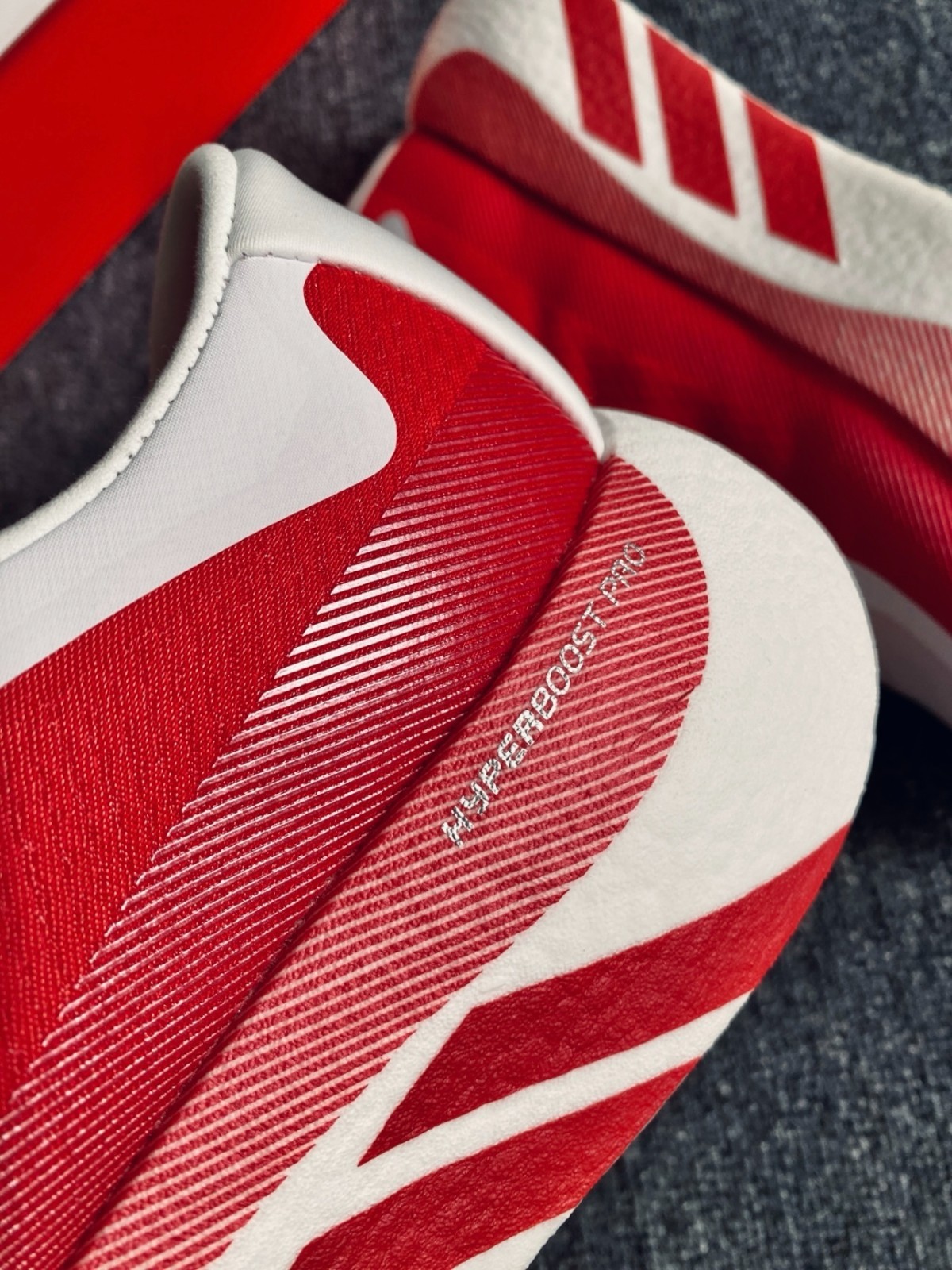 adidas Hyperboost Edge Cloud White Pure Ruby KI1913