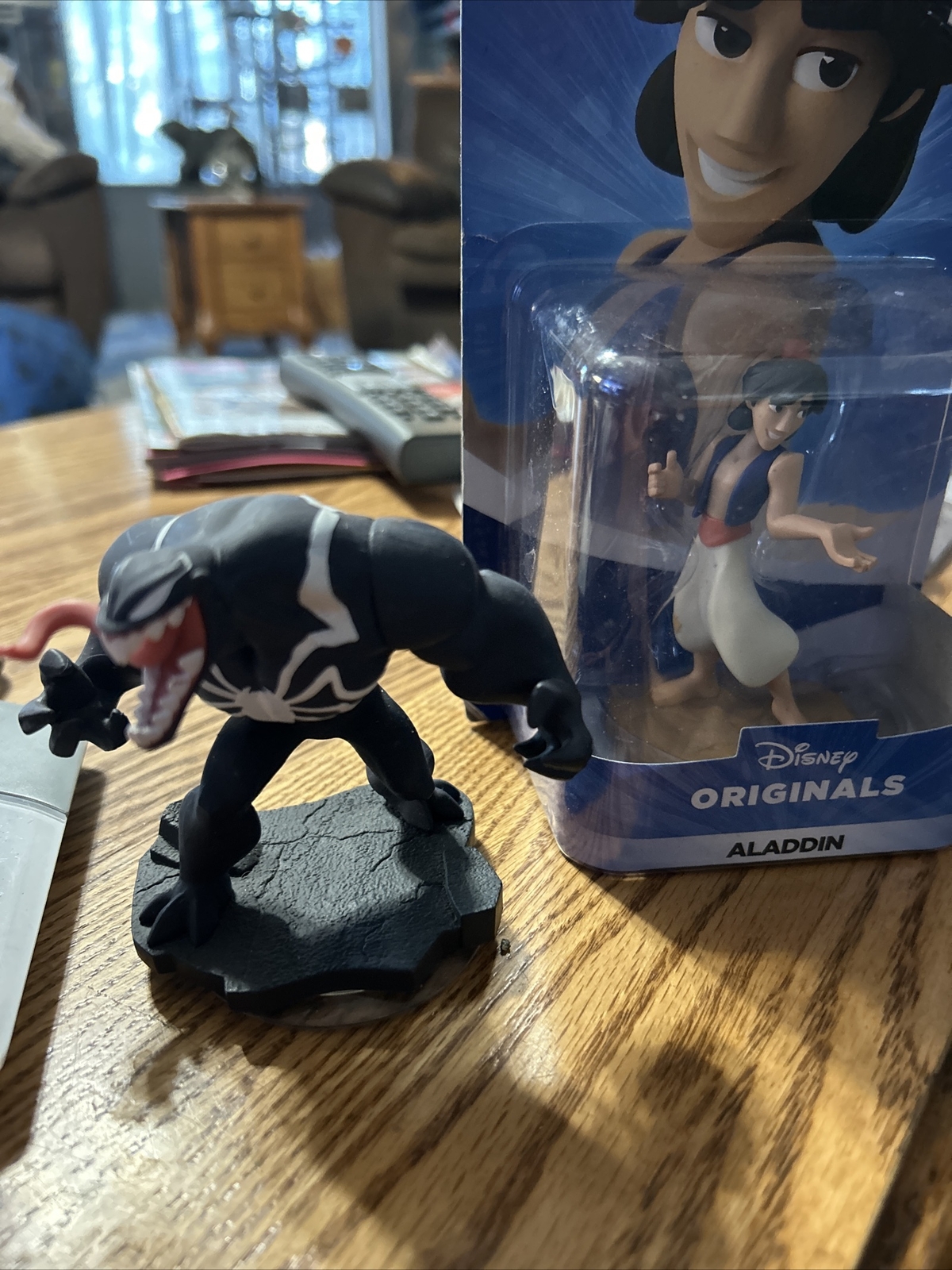Disney infinity lot bundle - 25 Characters, 3 Crystals And 3 Portal bases