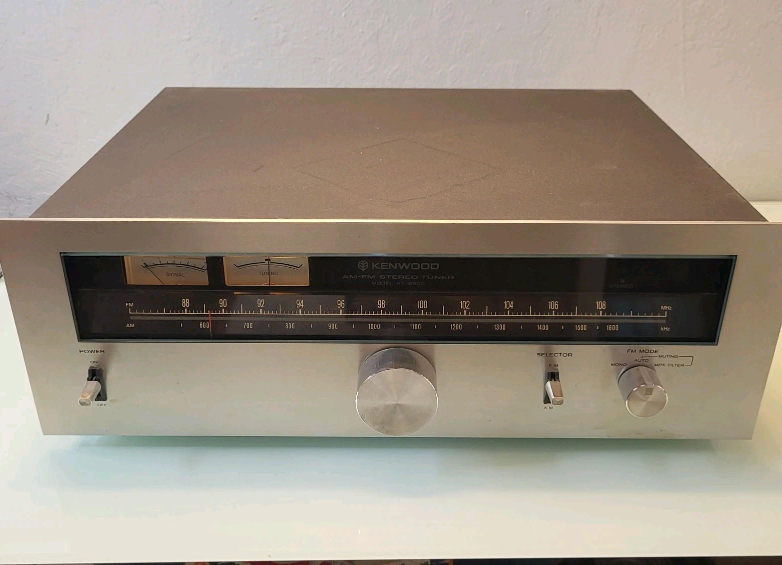 Kenwood KT-6500 Vintage AM FM Stereo Tuner Silver Face, Good Working Condition