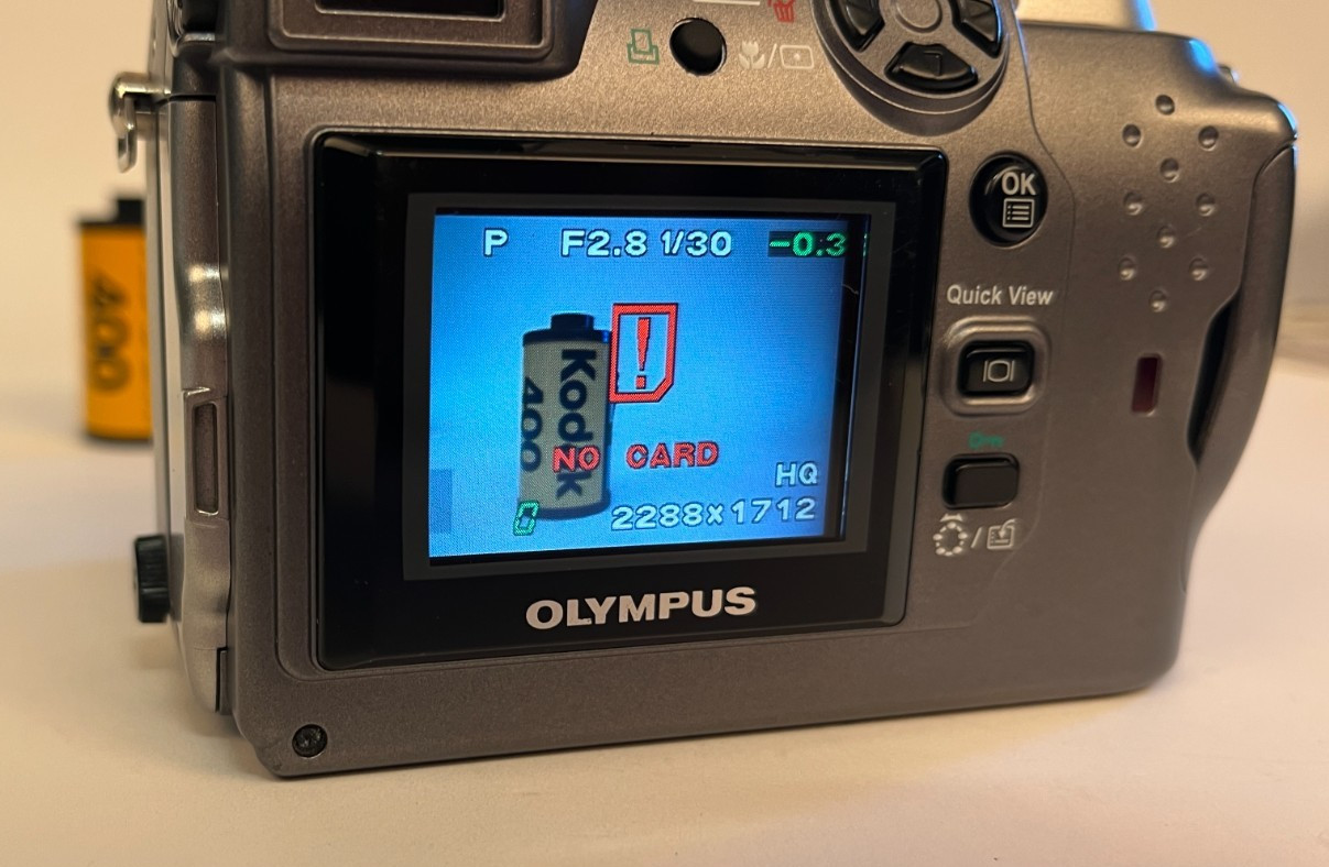 Olympus Camedia C-4000 Zoom 4MP Compact Digital Camera