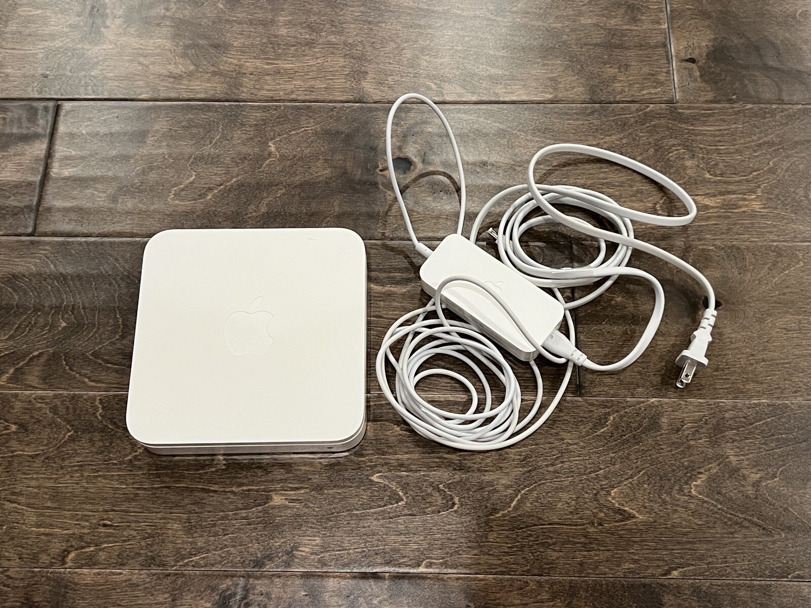 Apple Airport Extreme Base Station A1354 WiFi Router With Power Cord 4th Gen