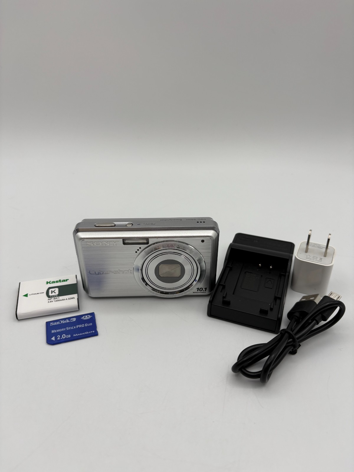 Sony Cyber-Shot DSC-S950 10.1MP Digital Camera Silver w/4x Zoom Bundle