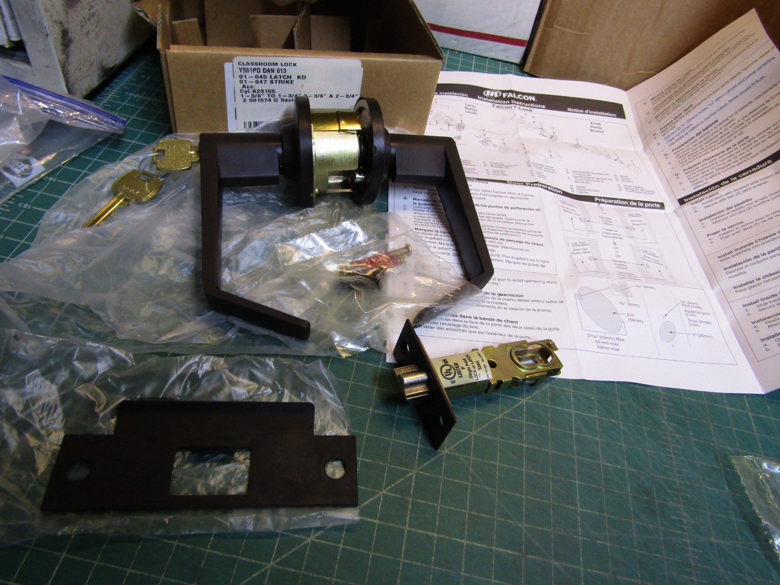 1 – Falcon Y561PD  DAN 613 Commercial Classroom Lock w/ Keys Dark Brown. NEW in