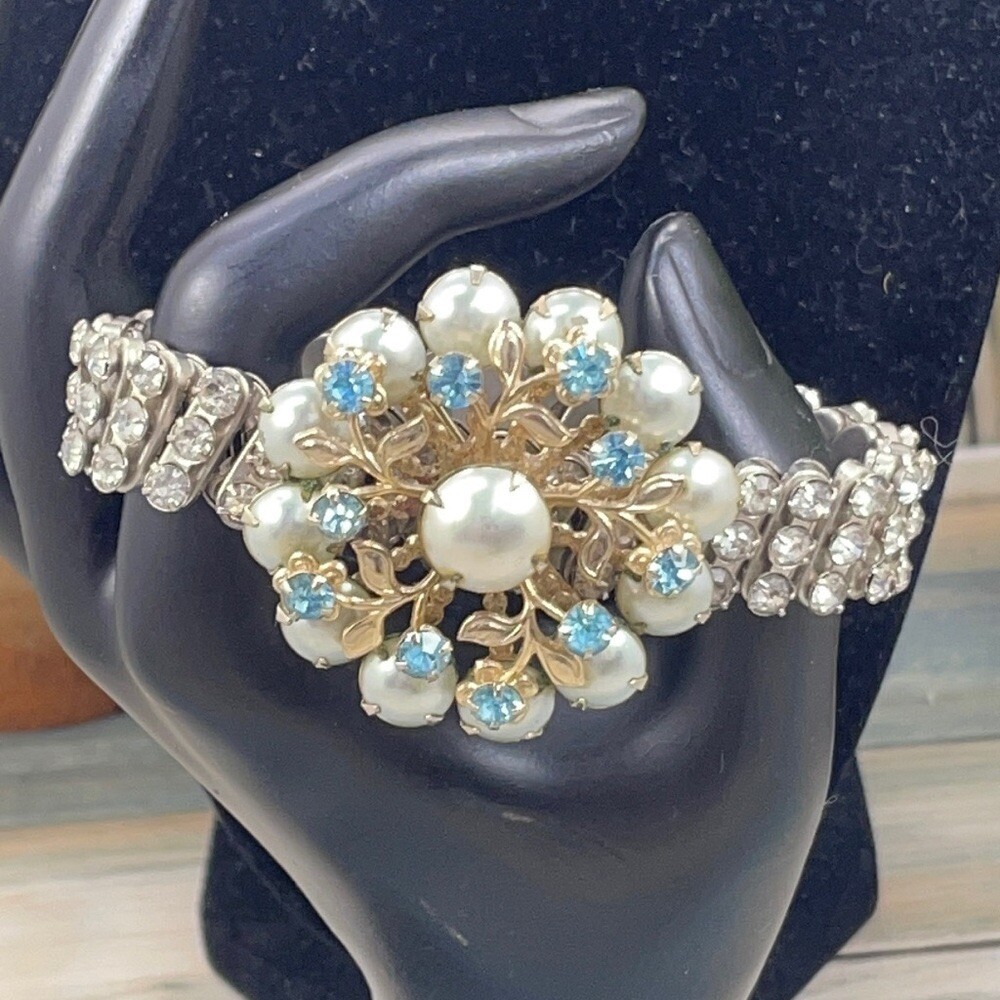 Adorned Crown Artisan Assemblage Stretch rhinestone blue cluster bracelet