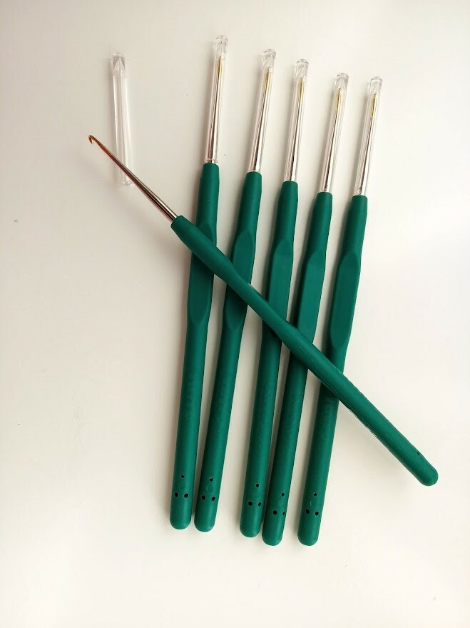 Tulip Crochet Hooks Set Of 6Pcs. Different Size, Art No. T-9GE Soft Grip Handle
