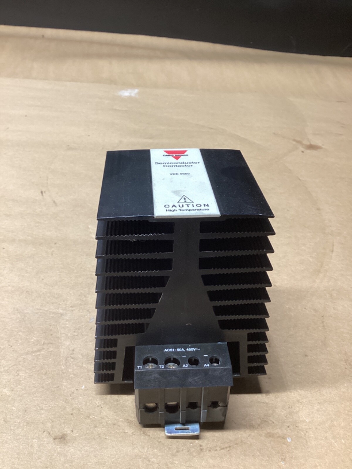 Carlo Gavazzi RN2A48D50 Solid State Relay 5-32Vdc 480Vac 50A #133G79PR7