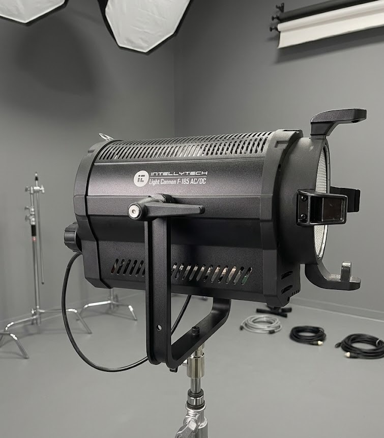Intellytech - Light Cannon F-165 Bi-Color High Output LED, Softbox