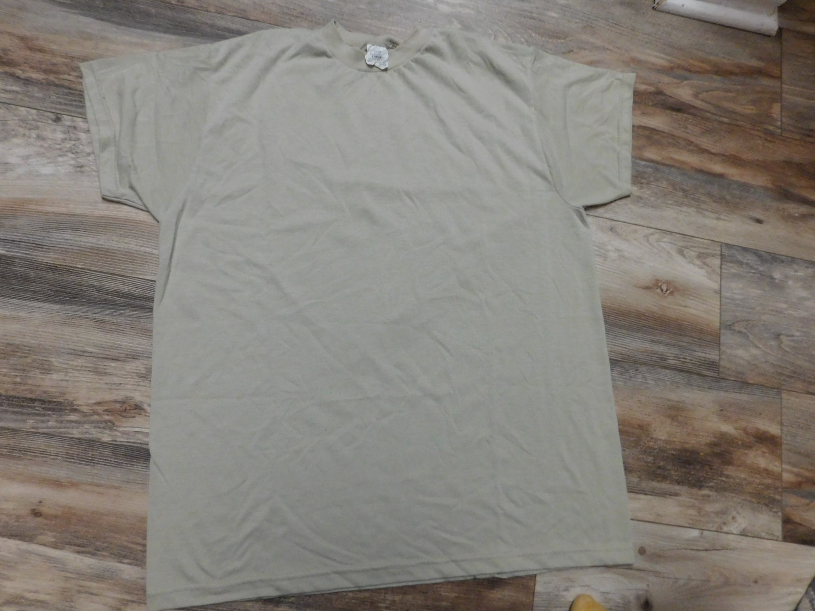 US MILITARY SAND UNDERSHIRT SIZE LARGE