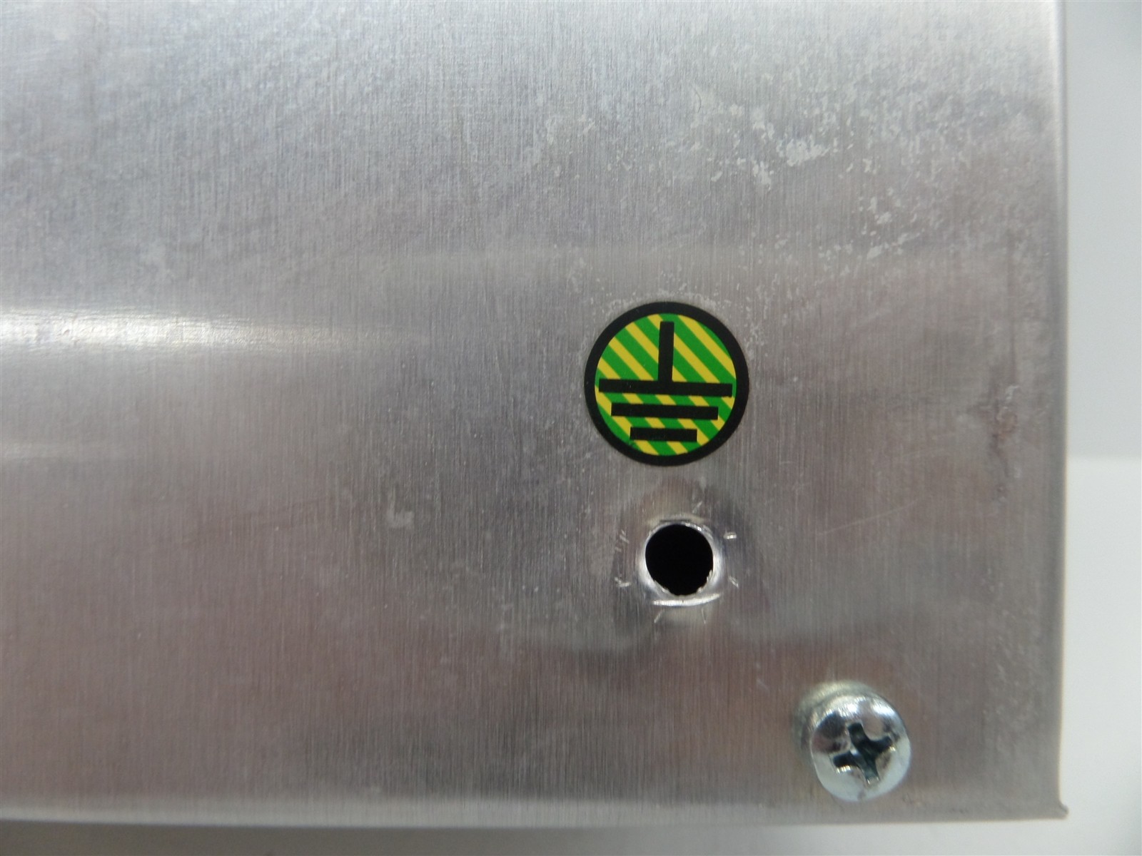 Gecma Challenger 18I-FMO Terminal Display Unit - Missing Ground Pin