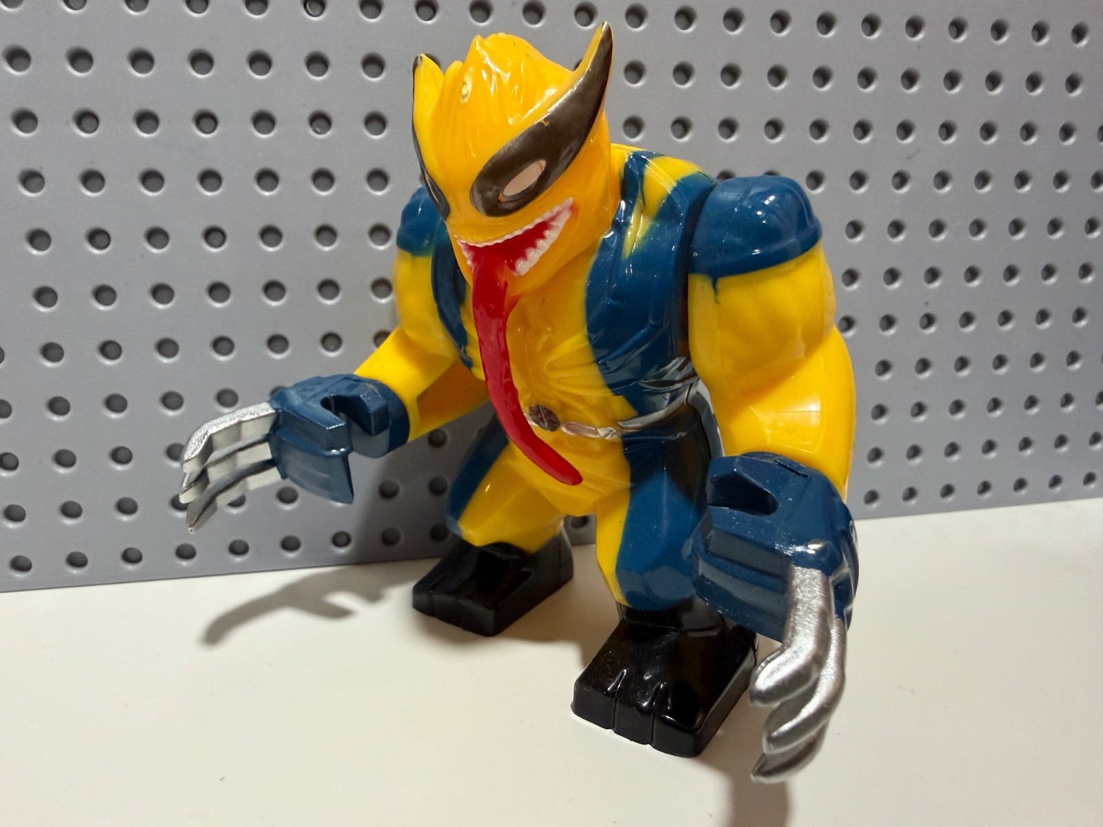 LEGO Marvel Venom Wolverine Big Fig Custom MInifgure New