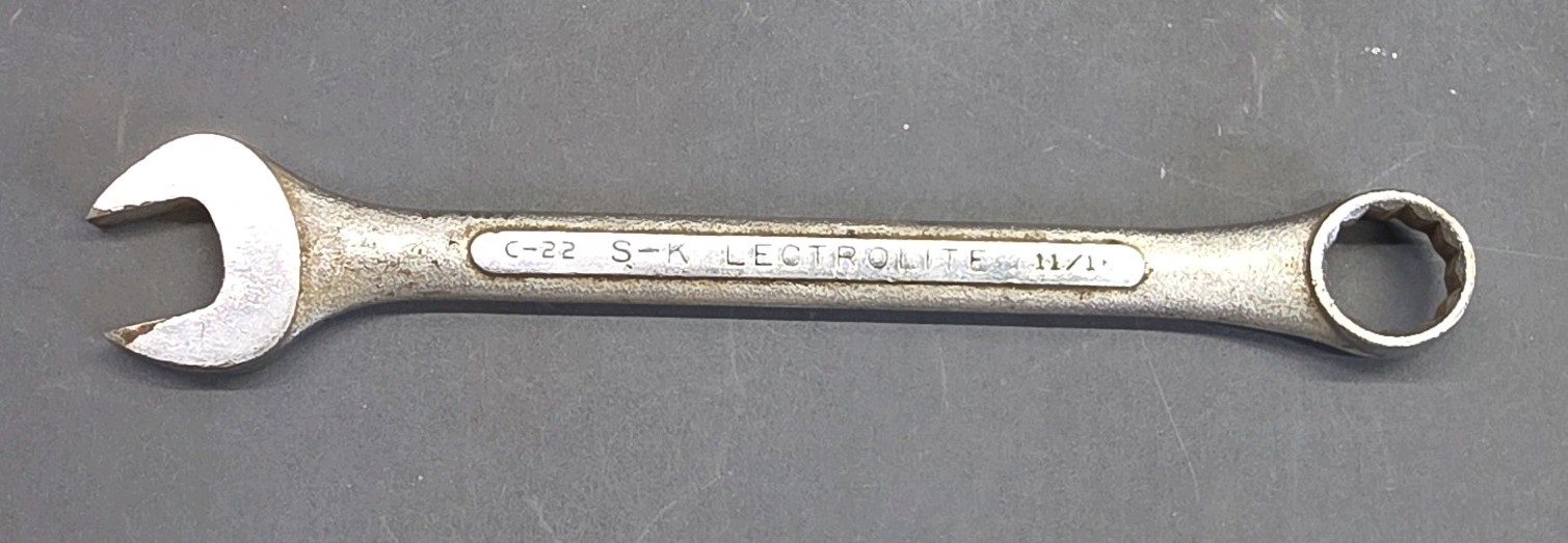 SK Tools 11/16 Inch Combination Wrench 12 Point Box End - SK C-22-USA