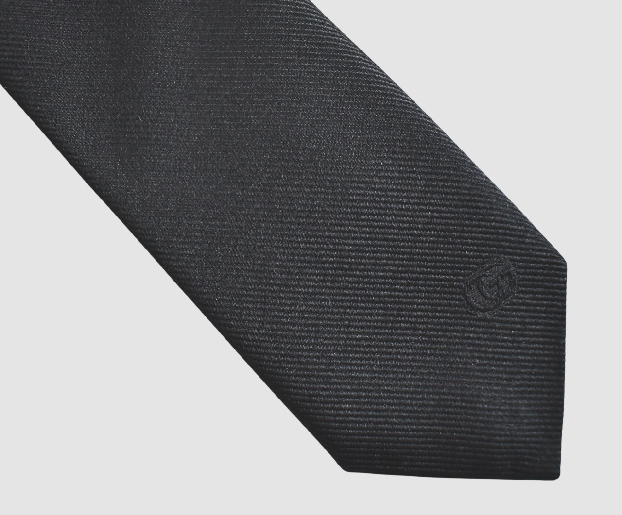 🆕️NEW Authentic GUCCI Solid Black 100% SILK Men's Extra Skinny/Narrow Tie