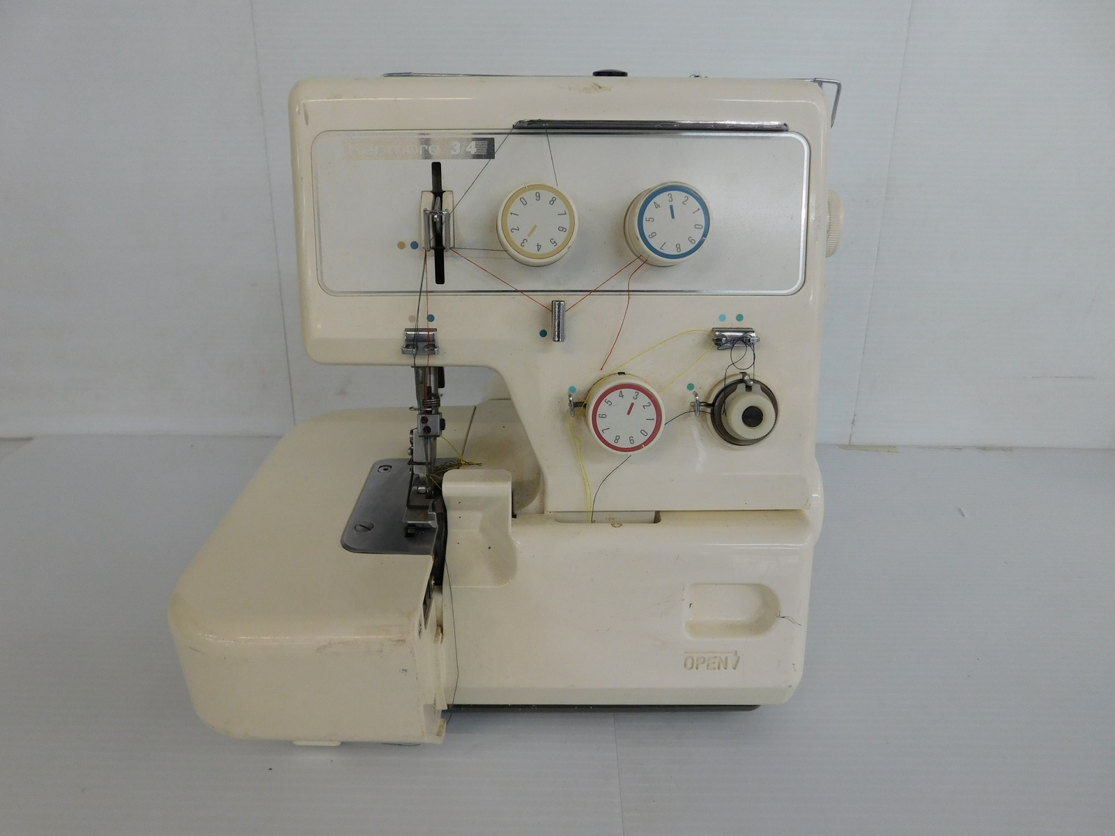 KENMORE 3/4 SERGER OVERLOCK MACHINE MODEL 385 (SJB74)